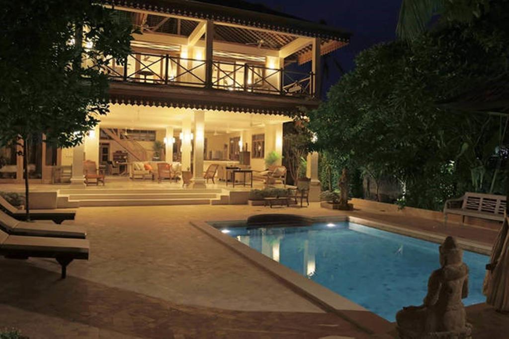 Villa Varuna Legian Habitación foto