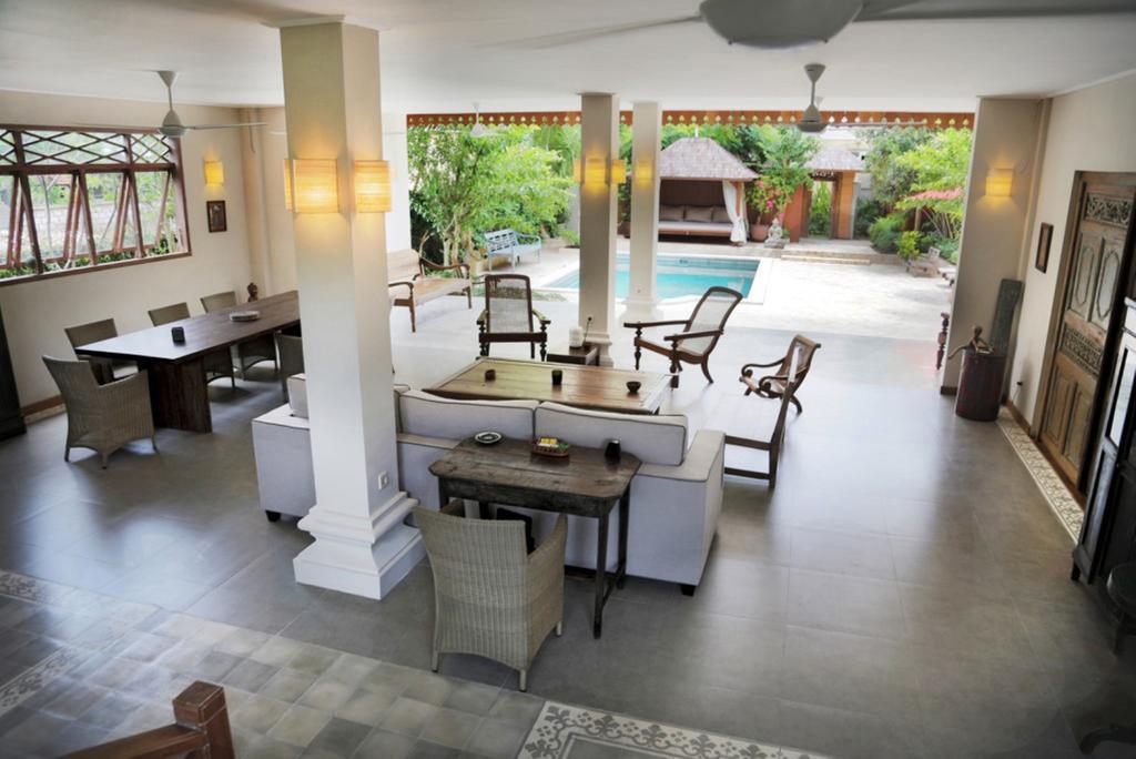 Villa Varuna Legian Habitación foto