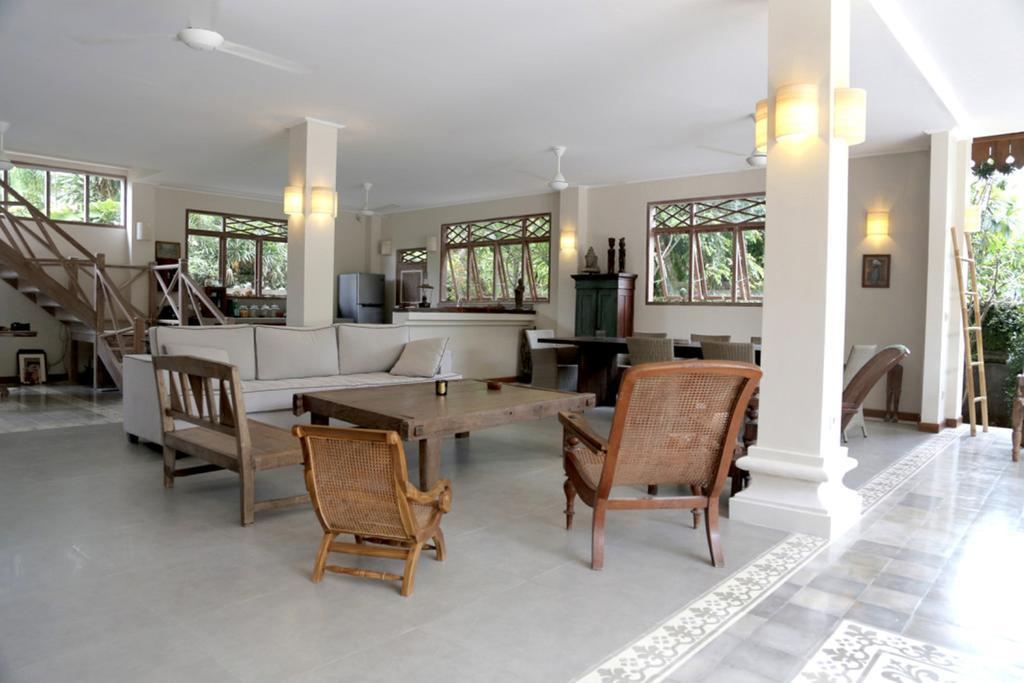 Villa Varuna Legian Habitación foto